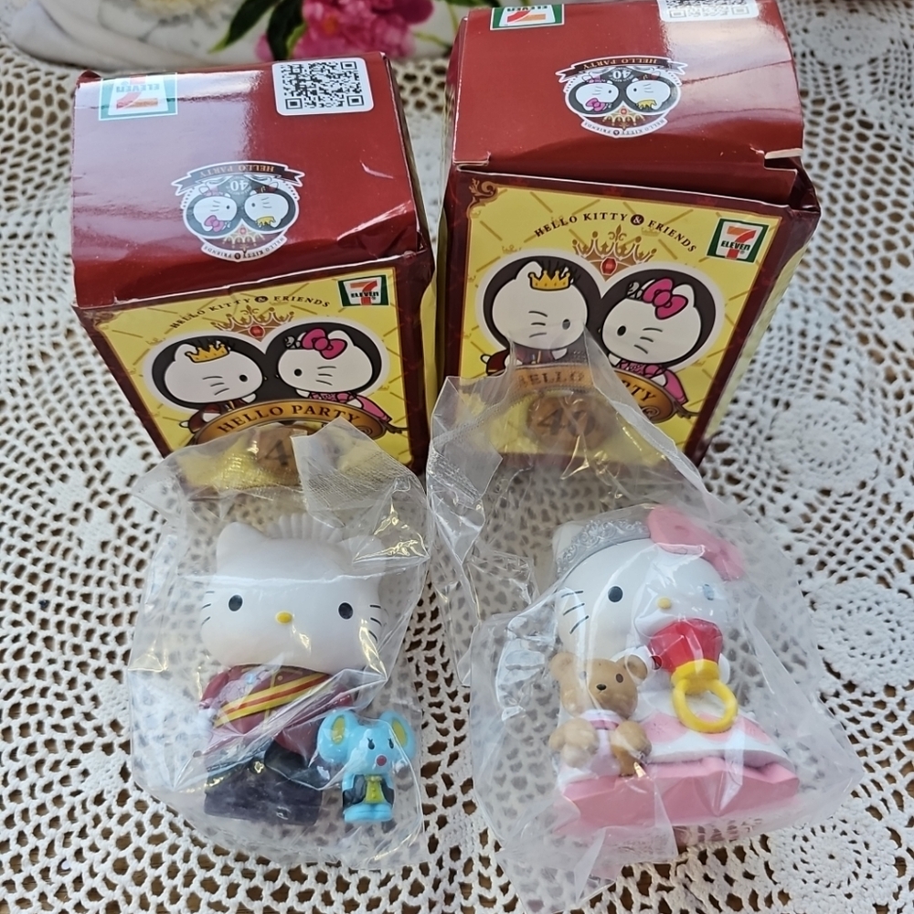 Hello Kitty Figurines From 7 Eleven 40th Princess & Prince New